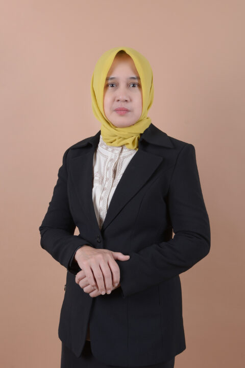 Dr. Dra. Triasesiarta Nur, MM