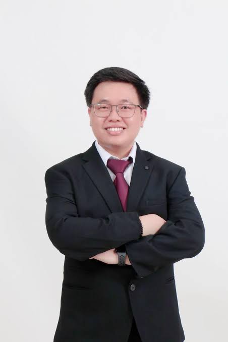 Dr. Tommy Andrian, S.E., M.Ak., CertDA, MOS, CertSF